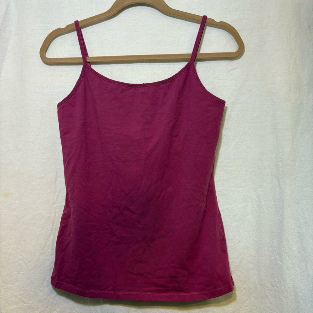 Maurice’s Cranberry Red Tank Top Built-In Bra EUC Woman’s Medium M Holiday Layer